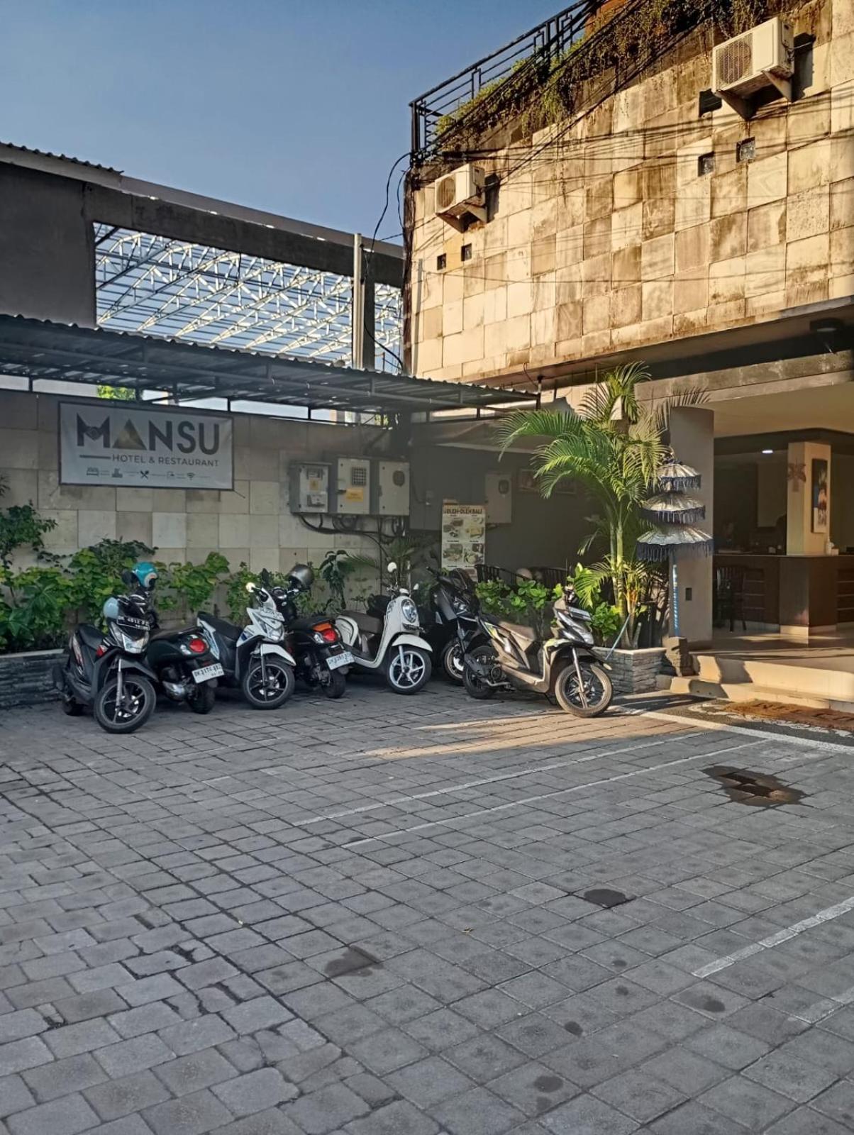 Mansu Hotel And Spa Legian 庫塔 外观 照片